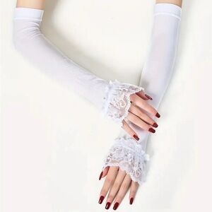 Women’s White Fingerless Gloves Lace Ruffle Trumpet Sleeve NEW IN PACKAGING
